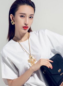 美丽背后