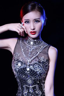 张昱