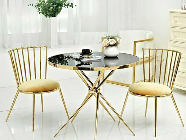 金属家具