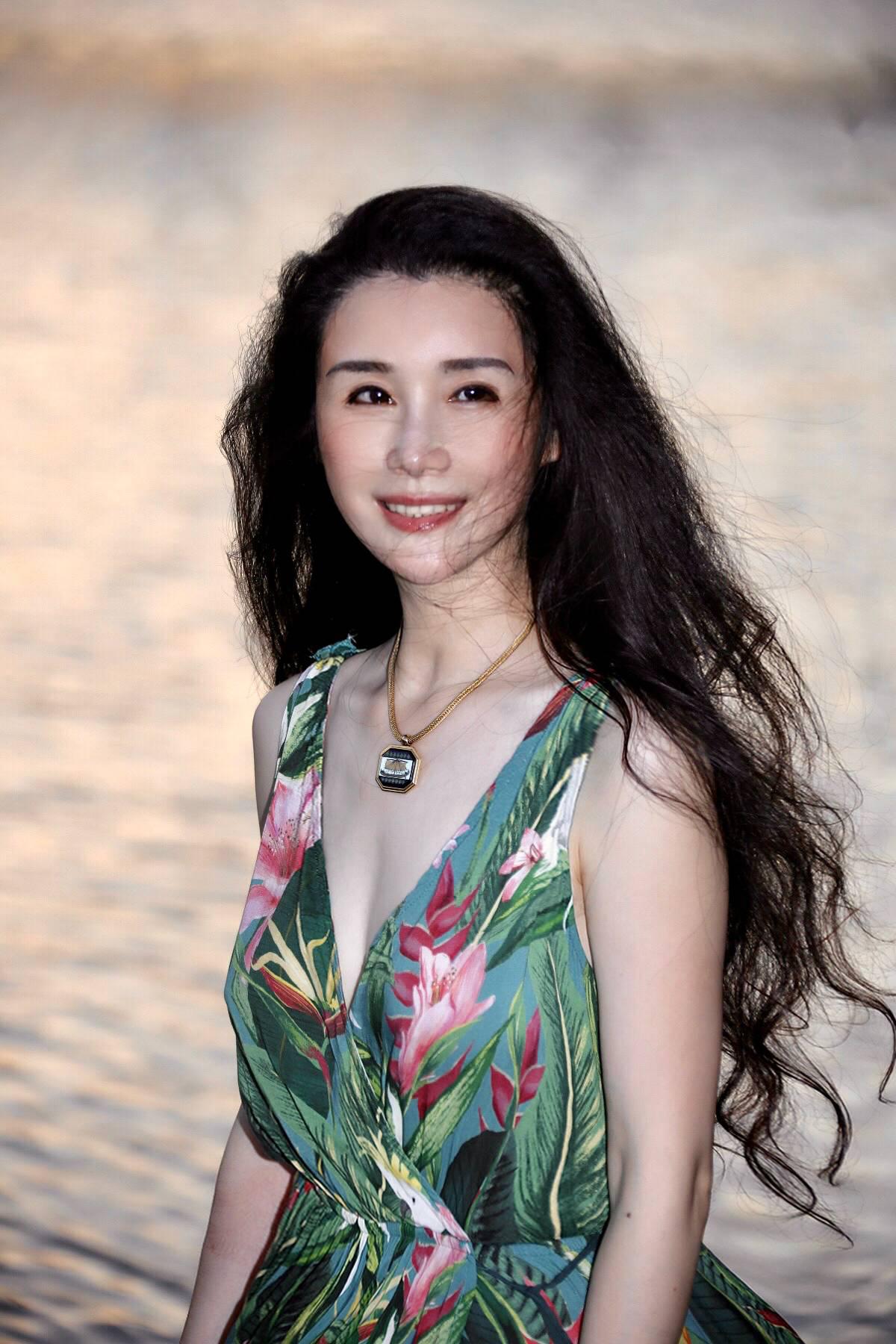 何芬