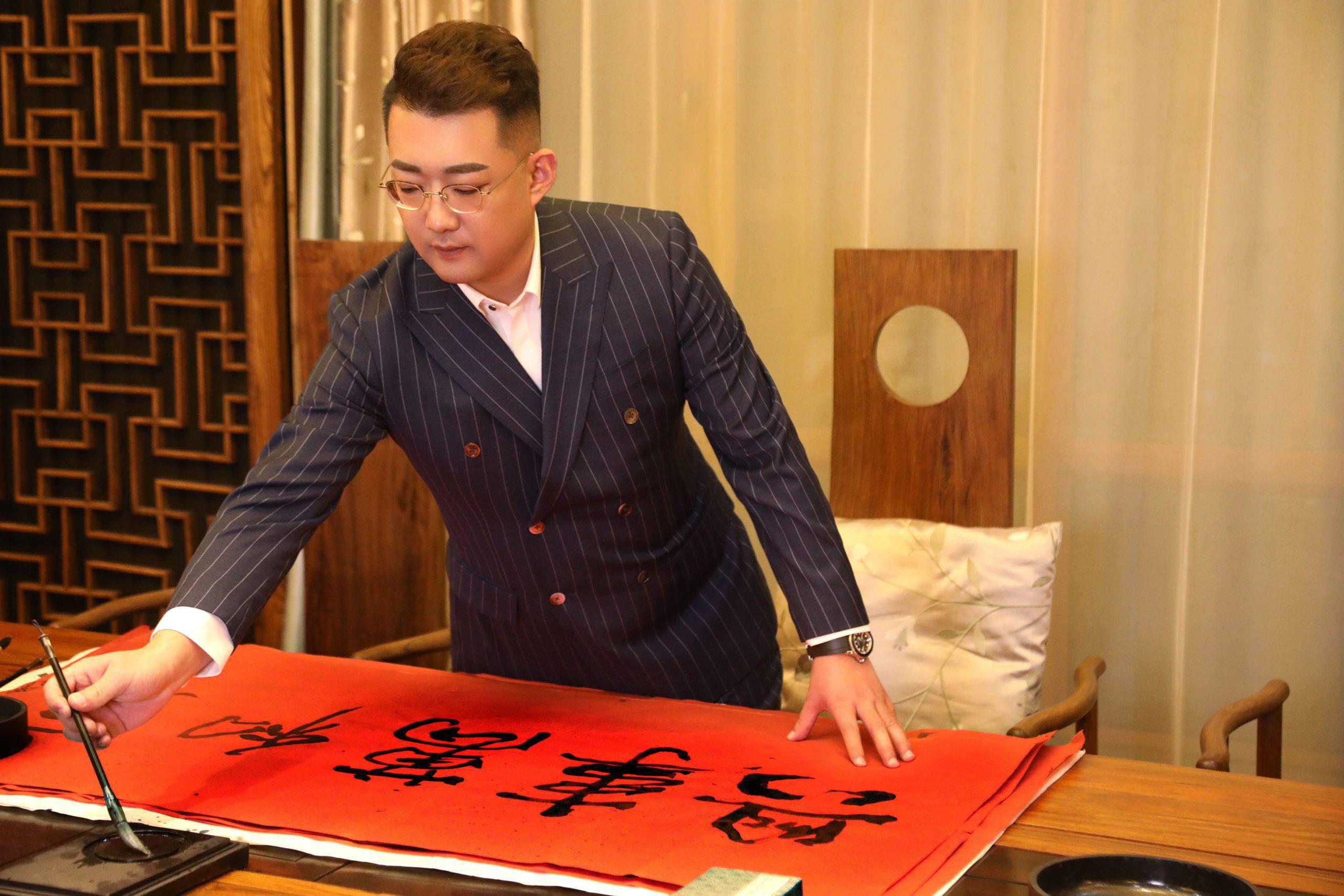 王洪伟(英国岚峰投资创始人)