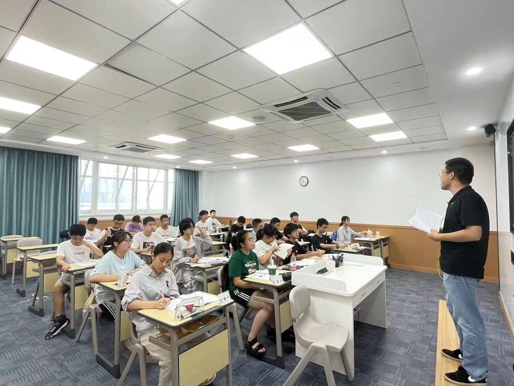 郑叶峰(中高考数学专家)