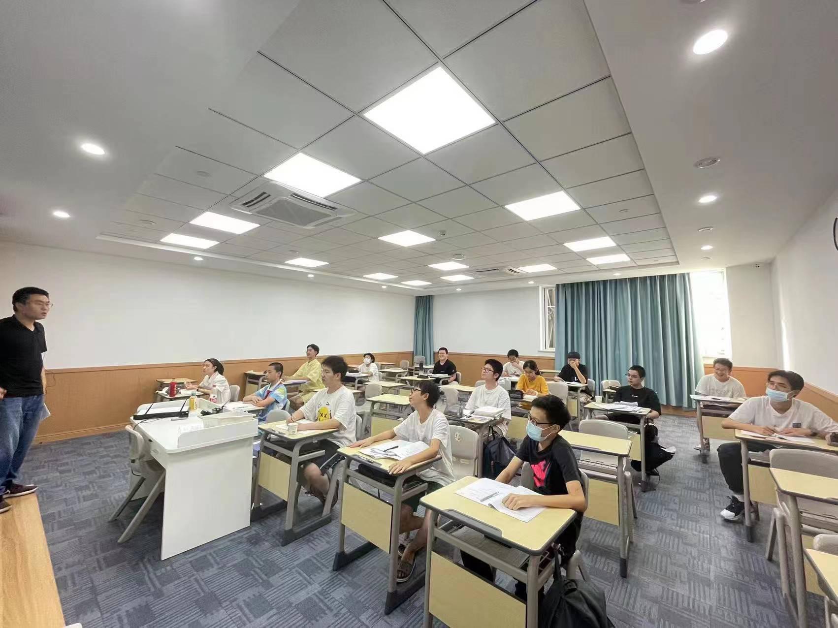 郑叶峰(中高考数学专家)