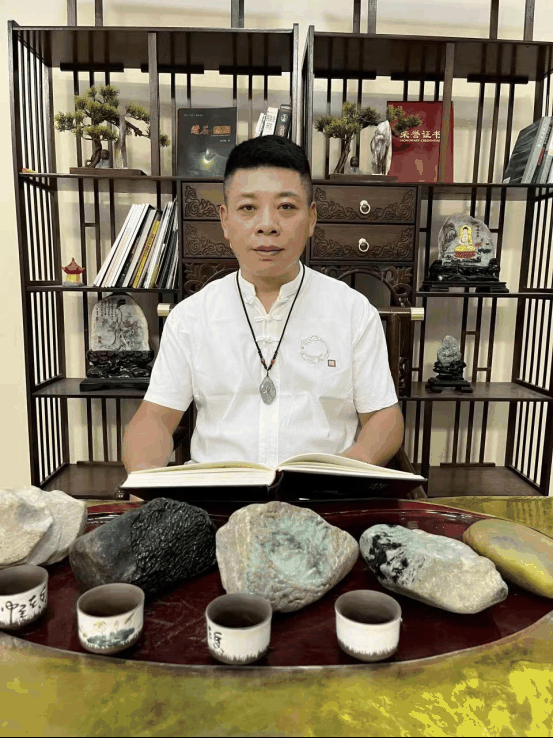 方淼(高级鉴宝师)