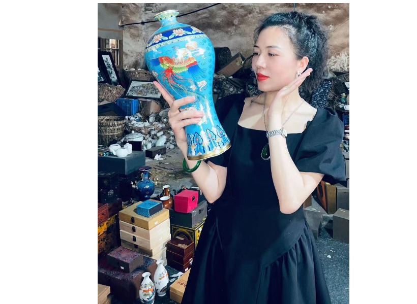 周玲玲(陶瓷世家)