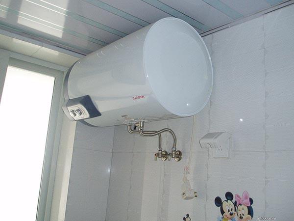 直排式热水器和强排式热水器区别 康泉热水器