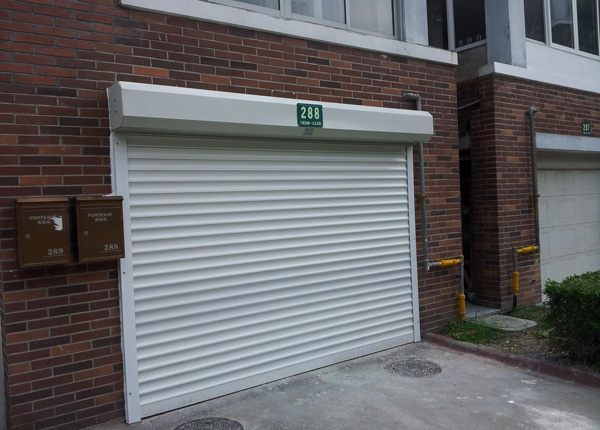 电动车库门特点 电动车库门