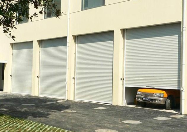 电动车库门使用安全 电动车库门