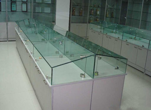 玻璃展柜保养 玻璃展柜