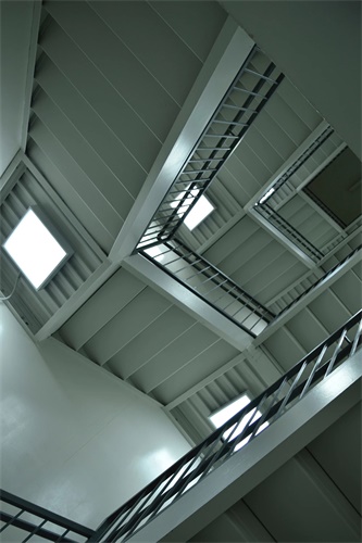 拍一张照片,就能设计成一幅海报!(附实操改稿案例)