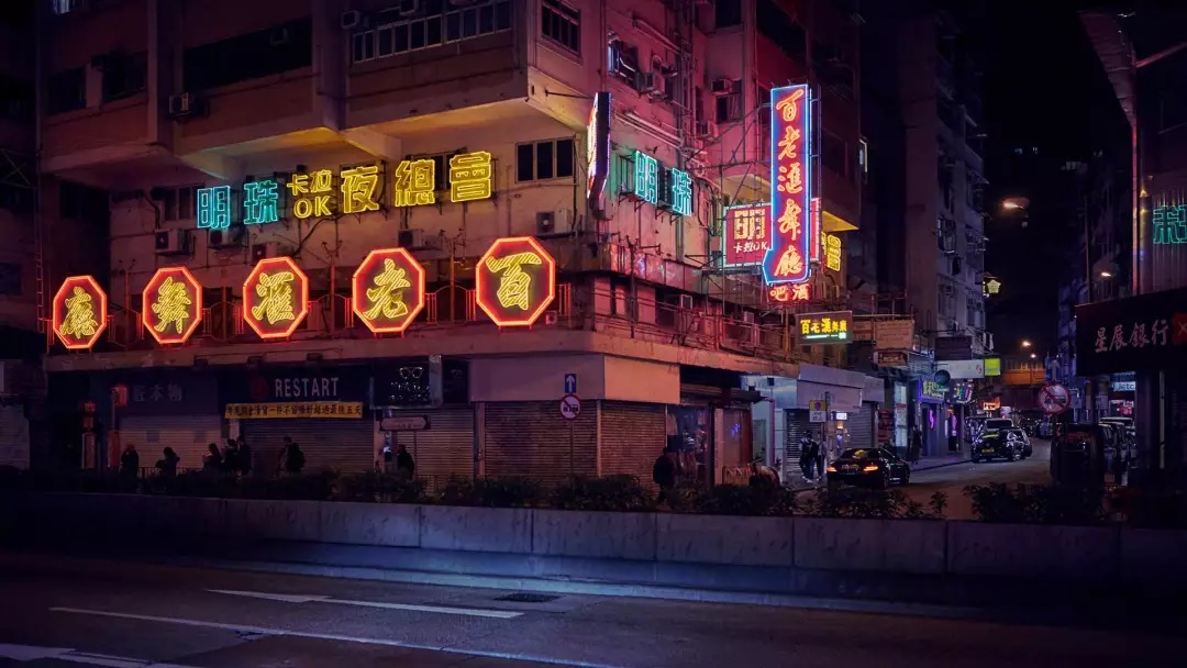 我扒了喜茶全年的海报,分析出了3个设计套路…(附模板)