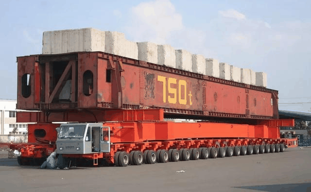 自行式模块运输车