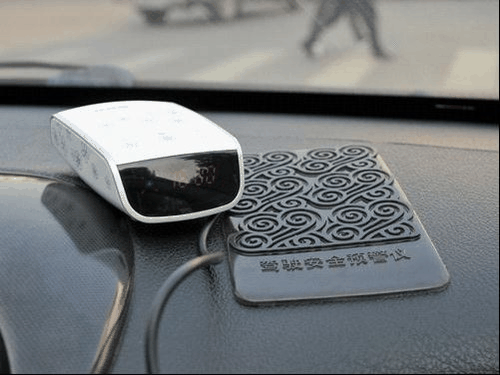 驾驶安全预警仪