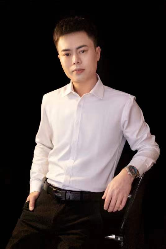 徐亚君（美容师）