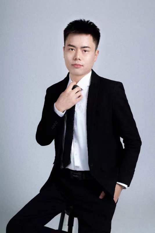 徐亚君（美容师）