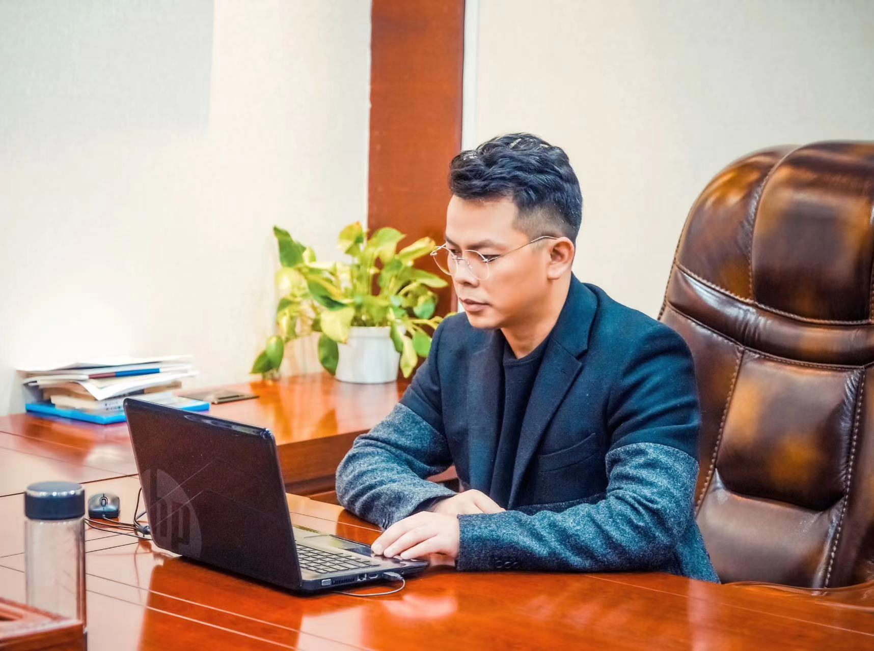 王量（xxx制片人、导演、演员）