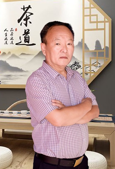 王山青人物照片